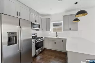 910 Bergen 2 #2, Newark, NJ 07112 - Photo 4