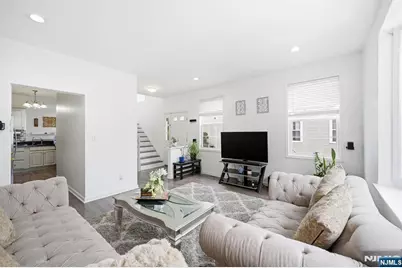 216 Barringer, Nutley, NJ 07110 - Photo 18
