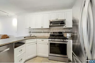 2200 N Central Road 6U #6U, Fort Lee, NJ 07024 - Photo 6