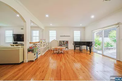 17 E Fairmount Avenue, Maywood, NJ 07607 - Photo 16