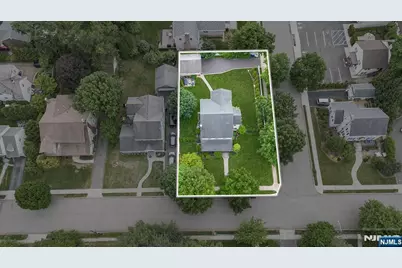 402 Enos Place, Ho Ho Kus, NJ 07423 - Photo 2