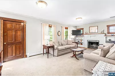 402 Enos Place, Ho Ho Kus, NJ 07423 - Photo 4