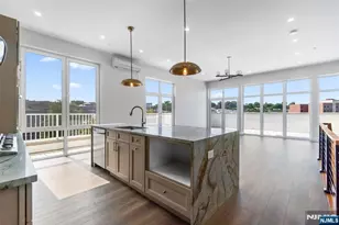 21 Lincoln Park 300, Newark, NJ 07102 - Photo 2