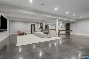 555 Miller Ct, Wyckoff Township, NJ 07481 - Photo 38