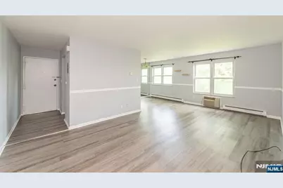 100 Pierson Miller Drive E4 #E4, Pompton Lakes, NJ 07442 - Photo 2