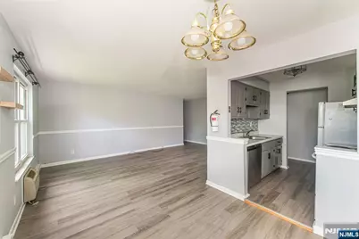 100 Pierson Miller Drive E4 #E4, Pompton Lakes, NJ 07442 - Photo 6