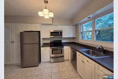 60 Madison Place A10 #A10, Ridgewood, NJ 07450 - Photo 8