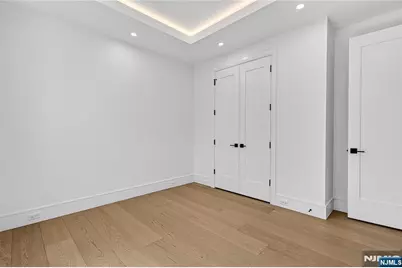 395 Hickory Avenue, Paramus, NJ 07652 - Photo 22