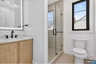 395 Hickory Avenue, Paramus, NJ 07652 - Photo 40