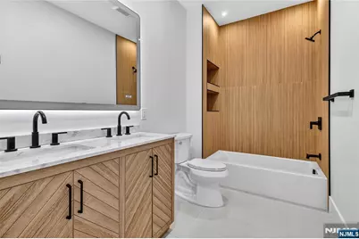 395 Hickory Avenue, Paramus, NJ 07652 - Photo 26