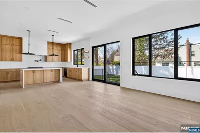395 Hickory Avenue, Paramus, NJ 07652 - Photo 46