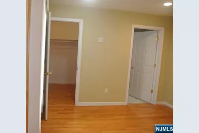69 Summit Avenue 2 #2, Elmwood Park, NJ 07407 - Photo 16