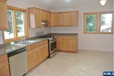 69 Summit Avenue 2 #2, Elmwood Park, NJ 07407 - Photo 4