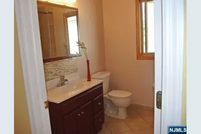 69 Summit Avenue 2 #2, Elmwood Park, NJ 07407 - Photo 18