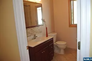 69 Summit Ave 2, Elmwood Park, NJ 07407 - Photo 18