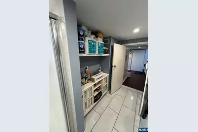 28 Van Houten Street, Bergenfield, NJ 07621 - Photo 44