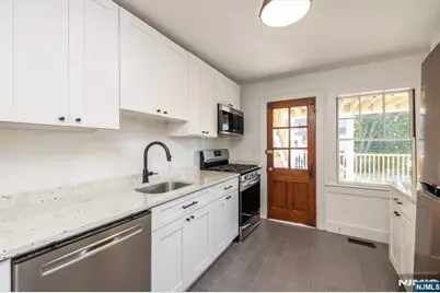 157-159 Forest Street 1 #1, Montclair, NJ 07042 - Photo 2