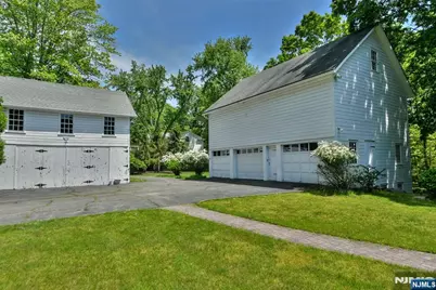 584 W Saddle River Road, Upper Saddle River, NJ 07458 - Photo 6
