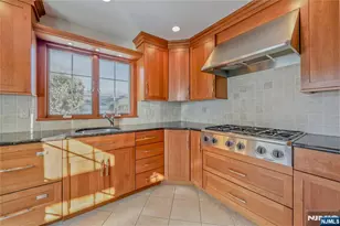 16 Glen Pl, Old Tappan, NJ 07675 - Photo 12