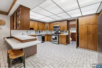 401 Cumberland Street, Englewood, NJ 07631 - Photo 18