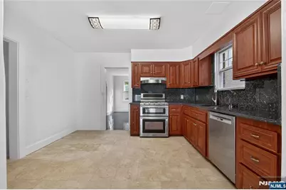 135 Rockwood Place, Englewood, NJ 07631 - Photo 10