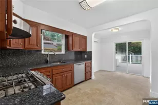 135 Rockwood Pl, Englewood, NJ 07631 - Photo 12