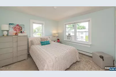 118 Hamilton Avenue, Hasbrouck Heights, NJ 07604 - Photo 16