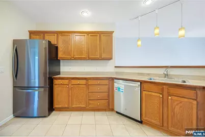 337 The Promenade 337 #337, Edgewater, NJ 07013 - Photo 12