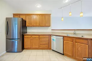 337 The Promenade 337, Edgewater, NJ 07013 - Photo 12