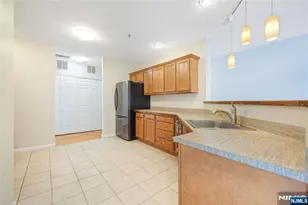 337 The Promenade 337, Edgewater, NJ 07013 - Photo 14