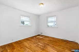 364 Roosevelt Ave, Lyndhurst Township, NJ 07071 - Photo 8