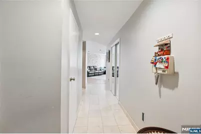 320 Anderson Avenue 2A #2A, Fairview, NJ 07022 - Photo 4