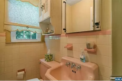 10-01 Plymouth Drive, Fair Lawn, NJ 07410 - Photo 4