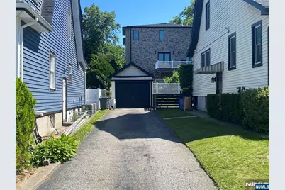 971 Virgil Avenue, Ridgefield, NJ 07657 - Photo 2