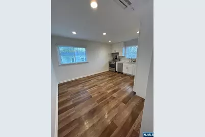 615 Chase Avenue 2 #2, Lyndhurst Township, NJ 07071 - Photo 8