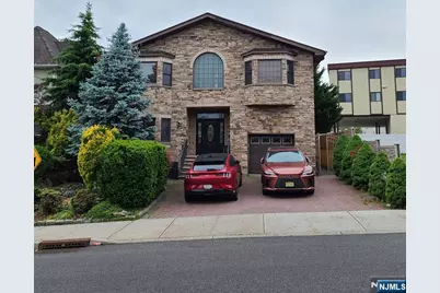 526 Moonachie Avenue, Wood Ridge, NJ 07075 - Photo 1