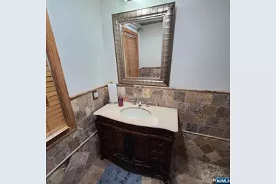 526 Moonachie Avenue, Wood Ridge, NJ 07075 - Photo 22