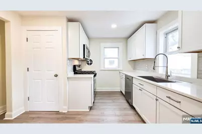 564 Maple Avenue, Teaneck Township, NJ 07666 - Photo 14