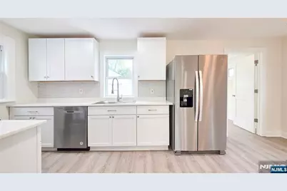 564 Maple Avenue, Teaneck Township, NJ 07666 - Photo 6