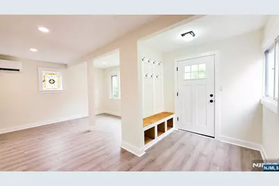 564 Maple Avenue, Teaneck Township, NJ 07666 - Photo 4