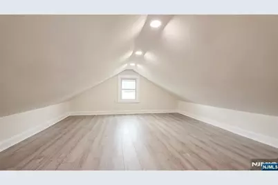 564 Maple Avenue, Teaneck Township, NJ 07666 - Photo 32