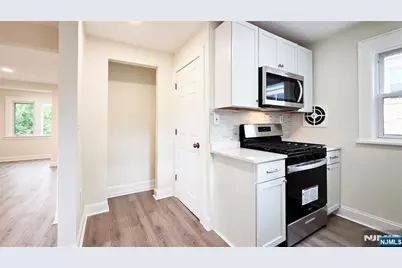 564 Maple Avenue, Teaneck Township, NJ 07666 - Photo 16