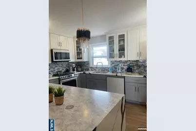 501 2nd Avenue, Roselle, NJ 07203 - Photo 2