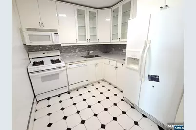 555 North Avenue, Fort Lee, NJ 07024 - Photo 10