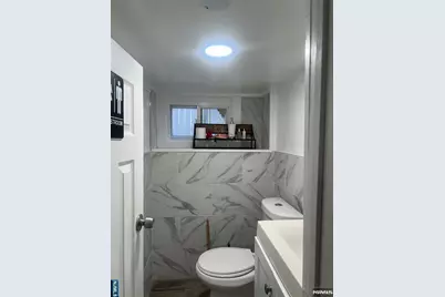 21 Lake Street, East Orange, NJ 07017 - Photo 4