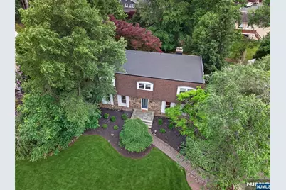 559 Wayne Drive, River Vale Township, NJ 07675 - Photo 2
