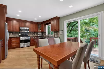 559 Wayne Drive, River Vale Township, NJ 07675 - Photo 10