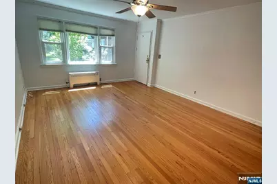 151 E Palisade Avenue B-5 #B-5, Englewood, NJ 07631 - Photo 4