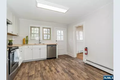 81A Alexander Avenue 1 #1, Montclair, NJ 07043 - Photo 6
