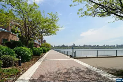 202 Adams Court, Edgewater, NJ 07020 - Photo 40